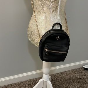 Claire’s Crossbody Chain Purse